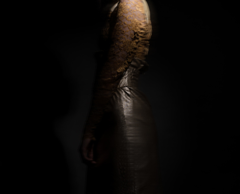 Golden outfit dark photography - Fashion editorial Ruud van Ooij