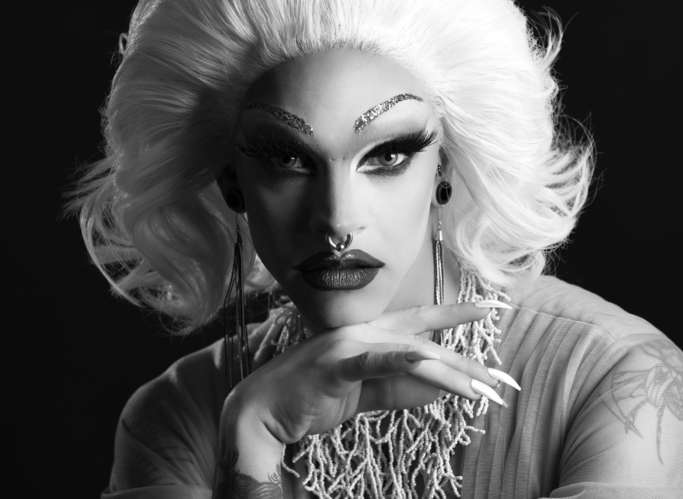Drag queen black and white portrait with Marlene Dietrich inspiratie - Ruud van Ooij LGBT photography